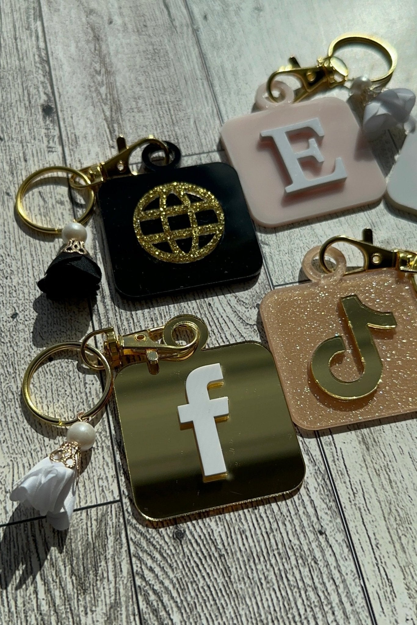 Smart NFC Keychain For Social Media - Kunooz Gallery - 