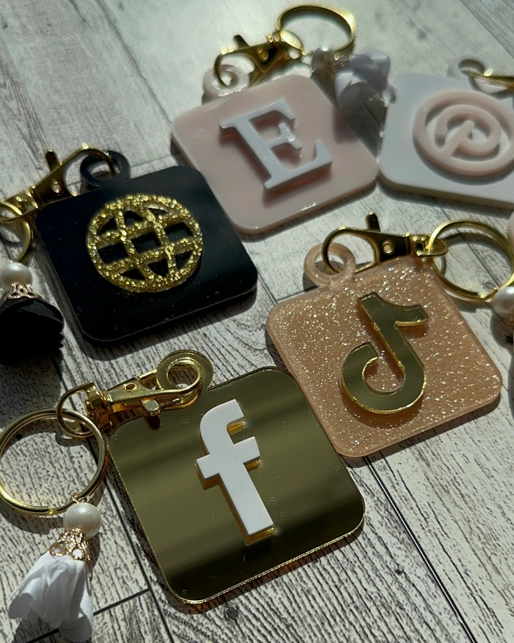 Smart NFC Keychain For Social Media - Kunooz Gallery - 