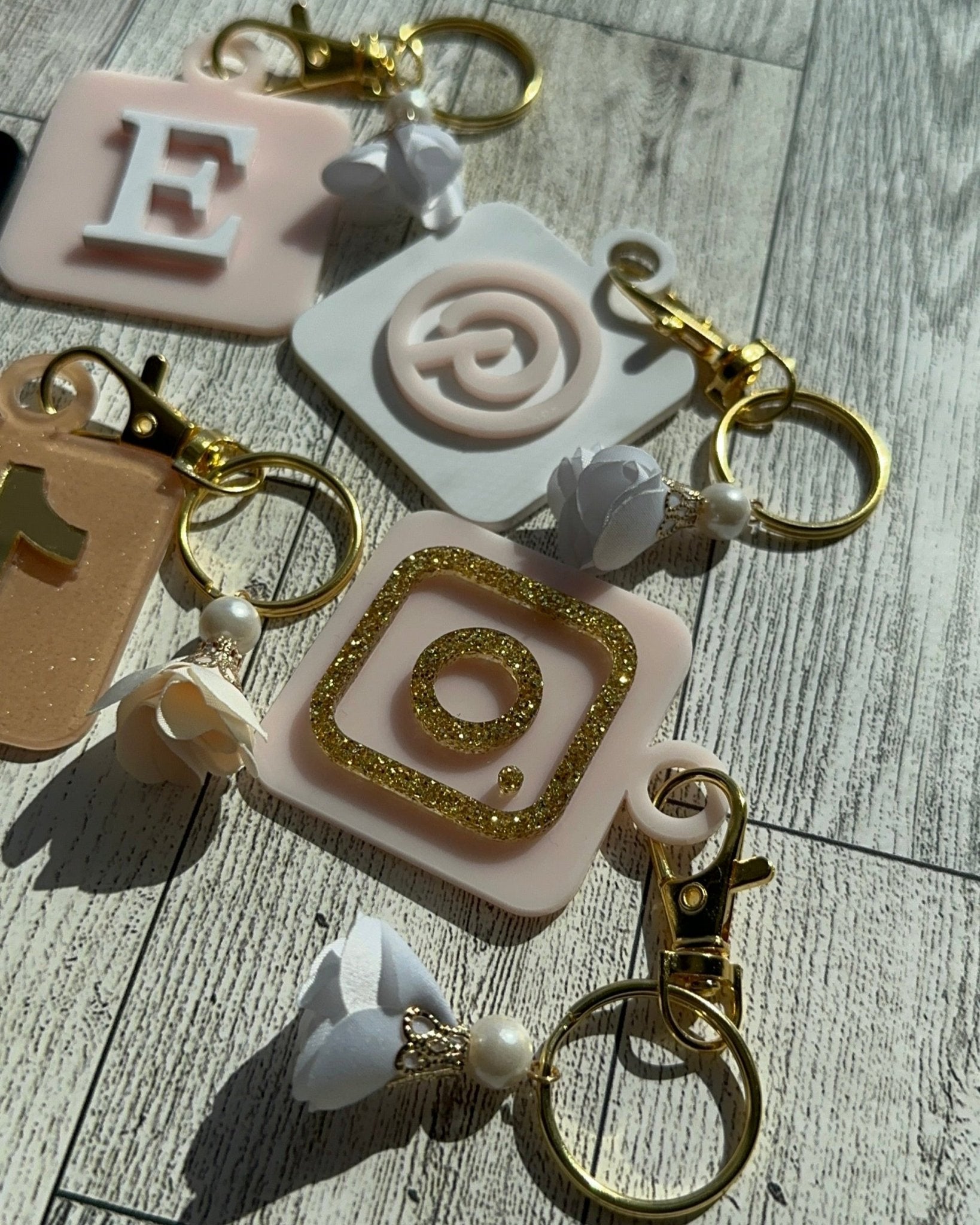 Smart NFC Keychain For Social Media - Kunooz Gallery - 